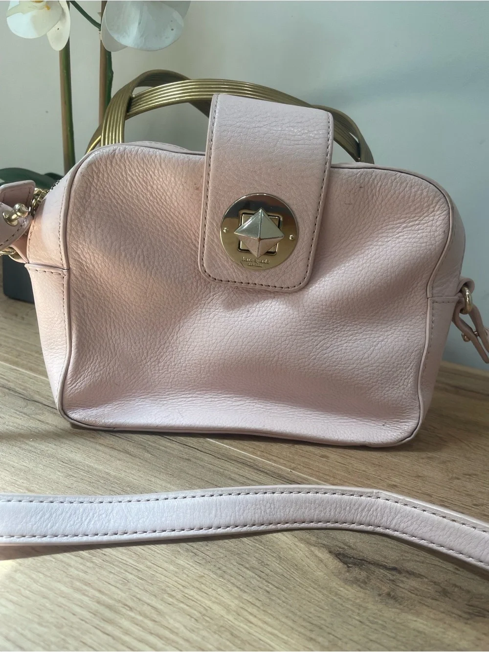 Kate Spade Light Pink Leather Crossbody Bag with Gold Star Turn-Lock